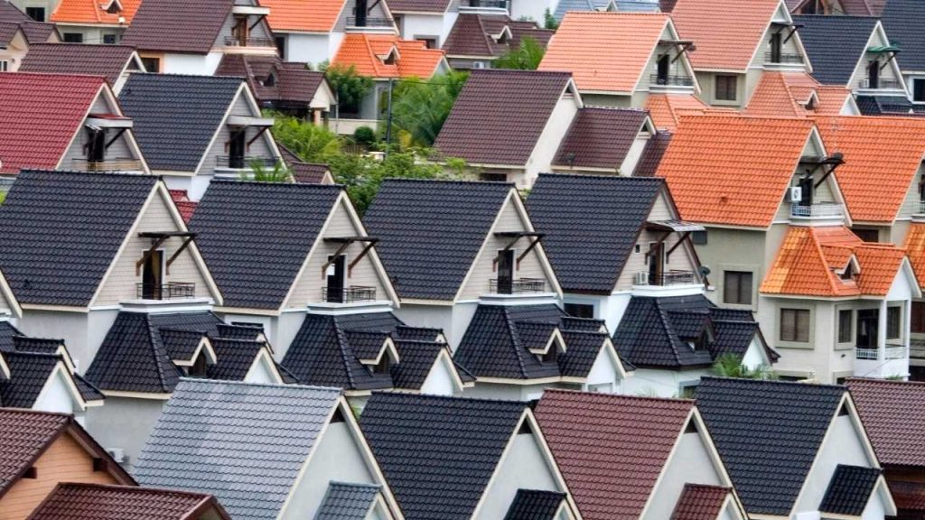 Residential Roofing Houston TX: How to Protect Your Home With the Right Contractor